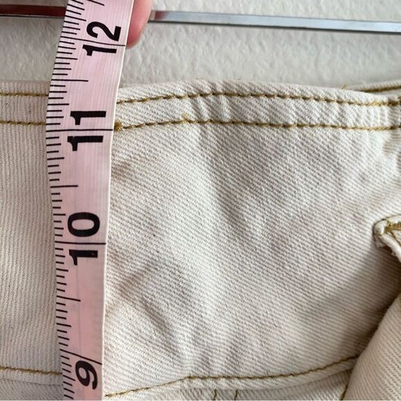 Banjara Ivory Denim Shorts Size 28 - Picture 8 of 8